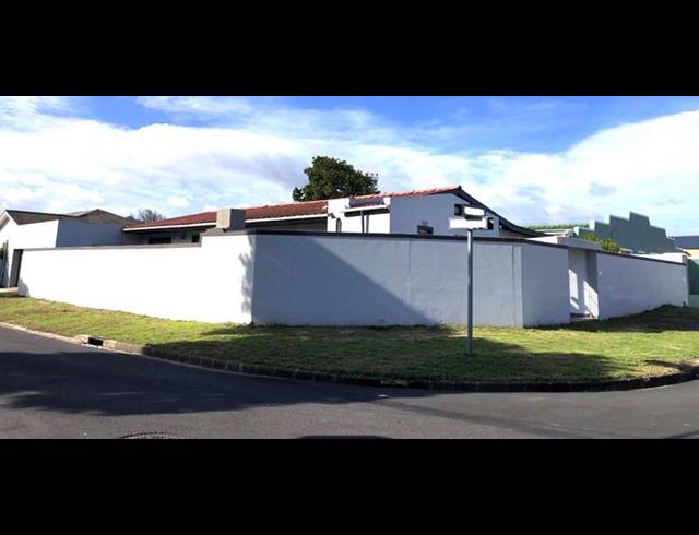 3 BEDROOM HOUSE FOR SALE IN LANSDOWNE